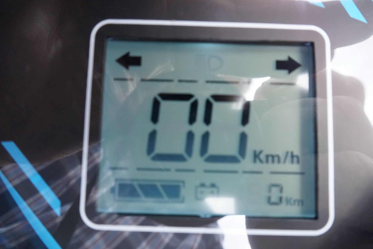 Best deals on Electric Mobility Scooters in Edmonton Alberta Canada. We have 3 or 4 Wheel Mobility Scooters with up to 2 people that can ride. Affordable prices mobility scooters from 500W to 1000W Motors. Street Legal No License Required. Forward and Reverse. Best travel mobility scooter. Basket & backup camera.