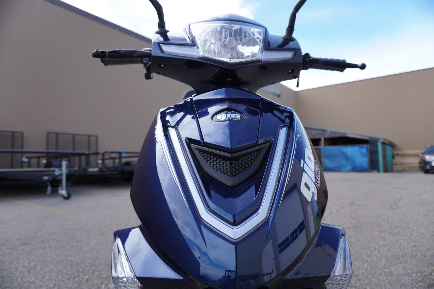 Best deals on Electric Mobility Scooters in Edmonton Alberta Canada. We have 3 or 4 Wheel Mobility Scooters with up to 2 people that can ride. Affordable prices mobility scooters from 500W to 1000W Motors. Street Legal No License Required. Forward and Reverse. Best travel mobility scooter. Basket & backup camera.